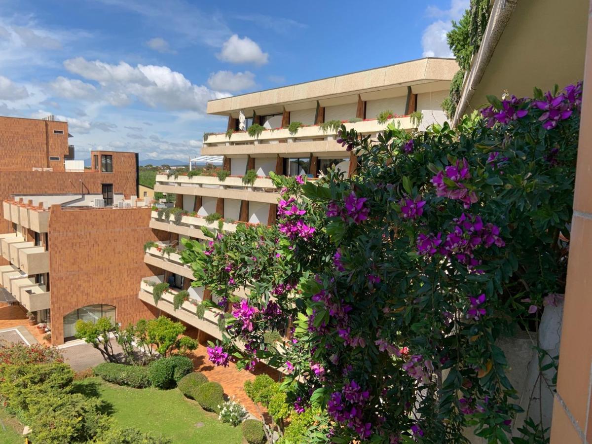 Suites Marilia Apartments Pool Side - Suite Livorno Holiday Home Group Eksteriør bilde