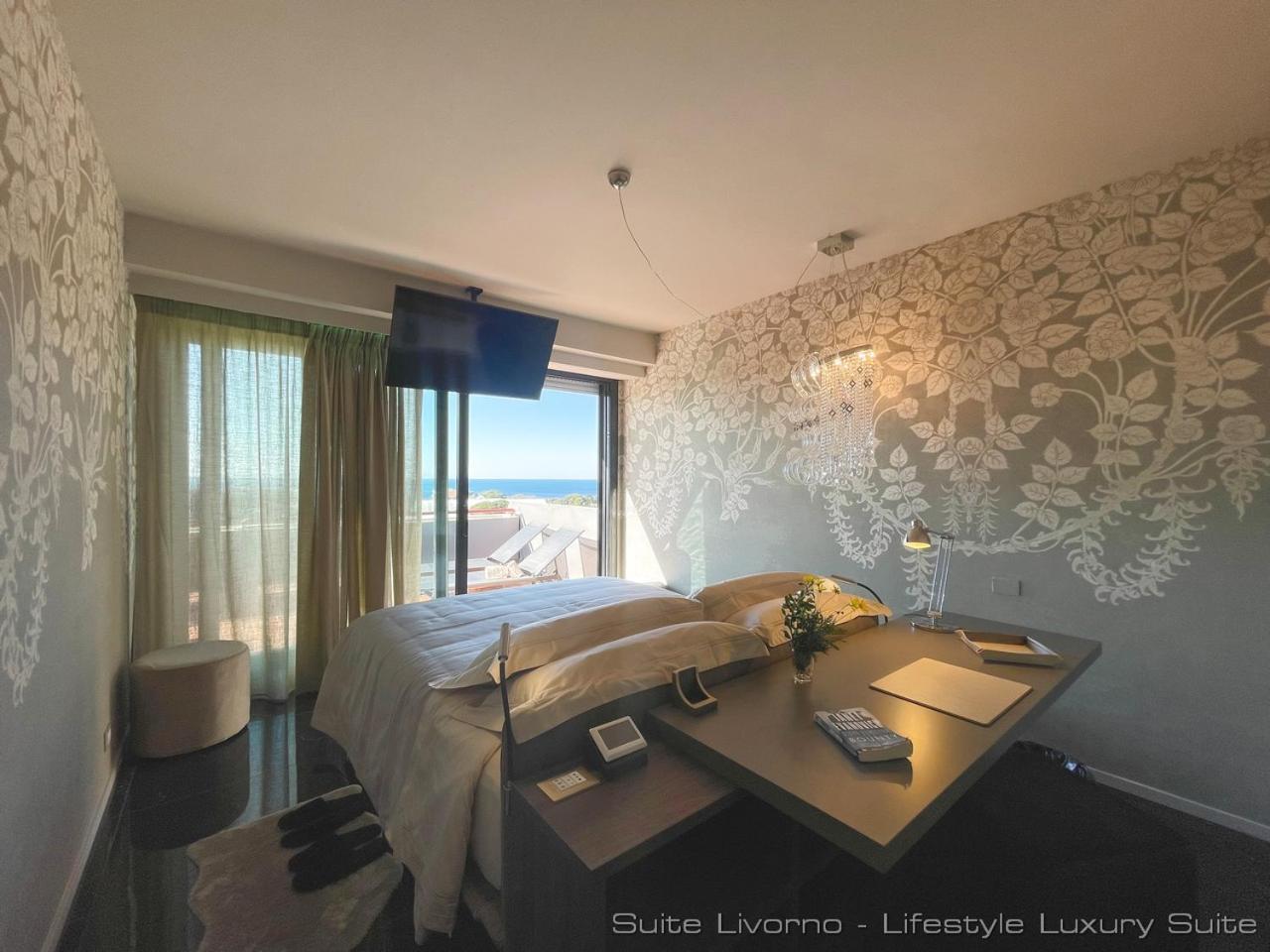 Suites Marilia Apartments Pool Side - Suite Livorno Holiday Home Group Eksteriør bilde